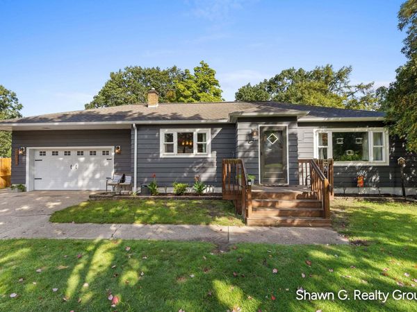 15691 Pruin Street, Spring Lake, MI 49456