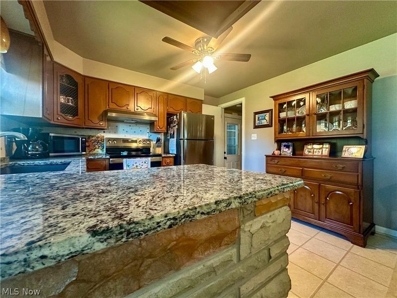 910 Woodlawn Avenue, Girard, OH 44420 Photo 12