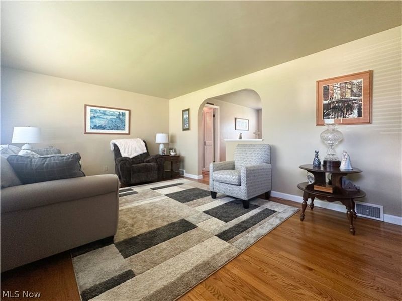 910 Woodlawn Avenue, Girard, OH 44420 Photo 8