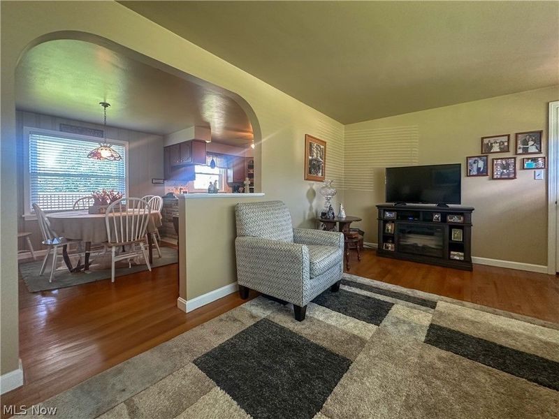 910 Woodlawn Avenue, Girard, OH 44420 Photo 9