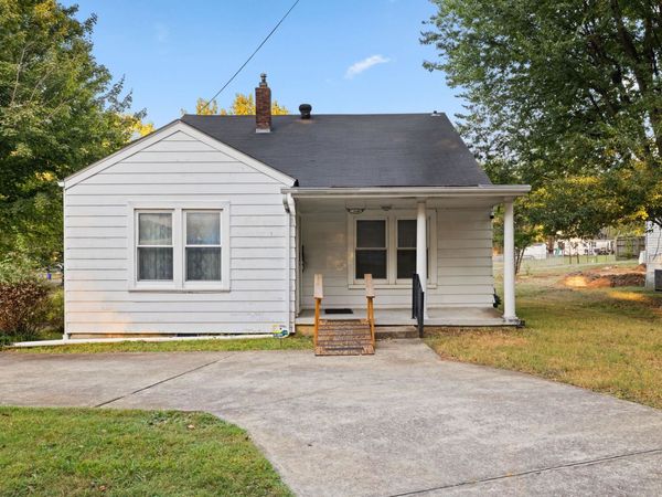1560 Sherrod Ave, Florence, AL 35630
