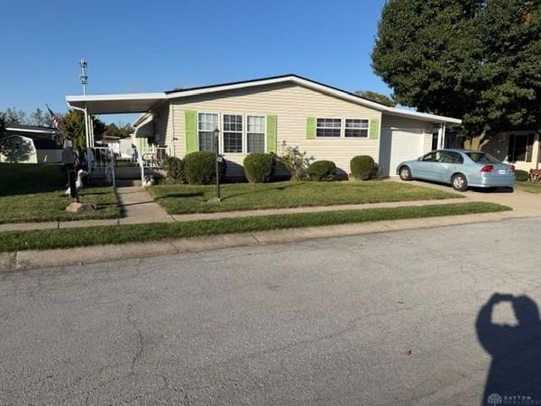 135 South Point Drive, Fairborn, OH 45324