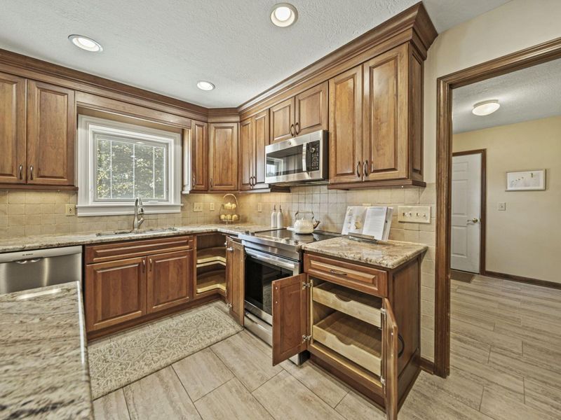 6137 Holywell Drive, Dublin, OH 43017 Photo 27