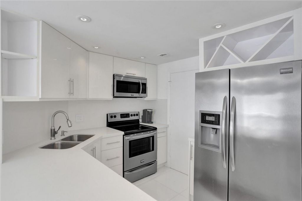 133 N Pompano Beach Boulevard, Unit 1103, Pompano Beach, FL 33062 Photo
