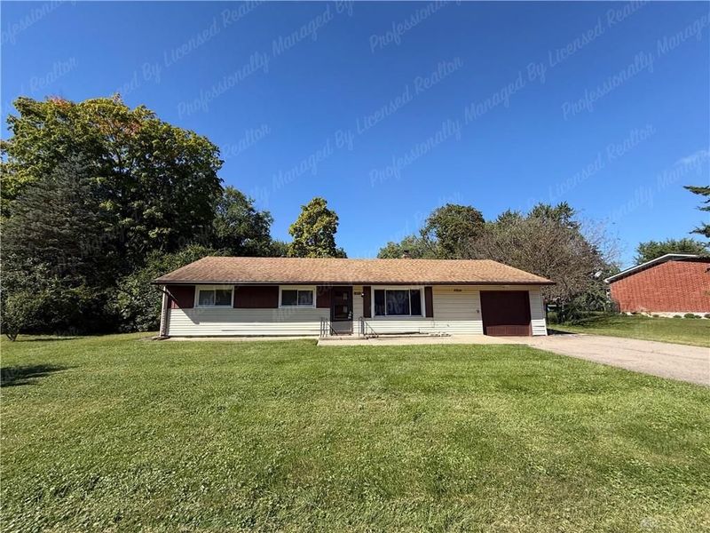 1927 N Central Drive, Beavercreek, OH 45432 Photo 1