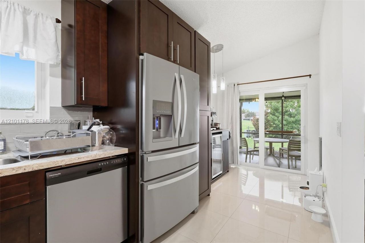 7532 S Pinewalk Dr S, Unit 108, Margate, FL 33063 Photo