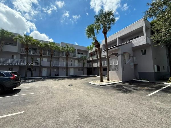 2780 W 76th St , Unit 205, Hialeah, FL 33016