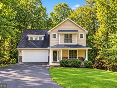 232 GREENBRIAR CIRCLE, CROSS JUNCTION, VA 22625