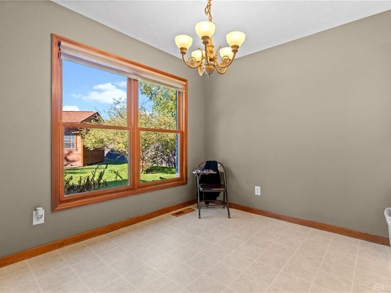 6854 Sun Ridge Drive, Waynesville, OH 45068 Photo 8