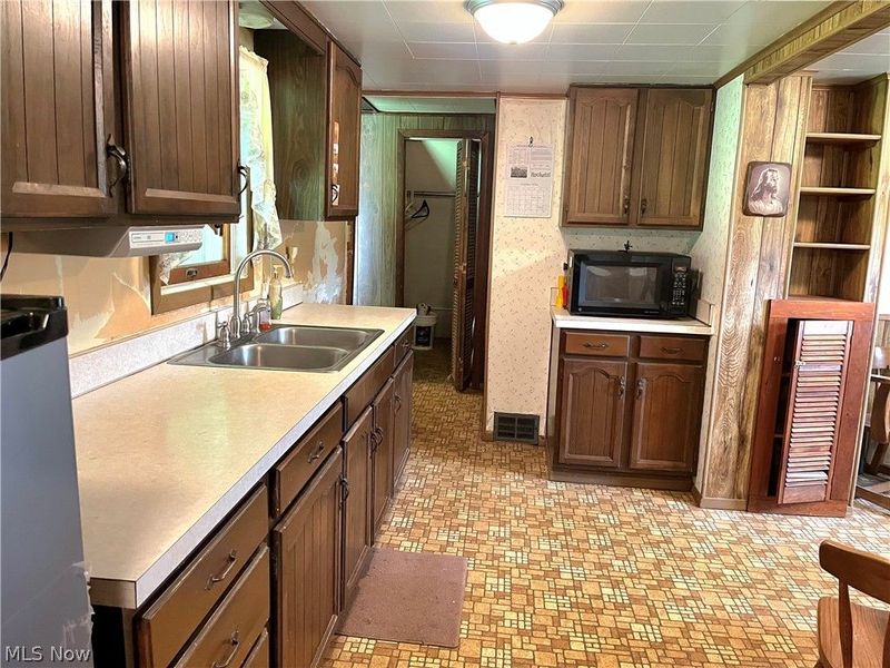 5798 Ridge Road, Cortland, OH 44410 Photo 16