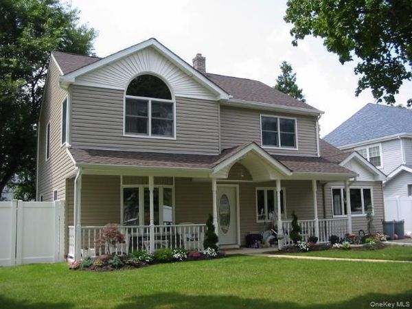 12 Crabtree Lane , Levittown, NY 11756