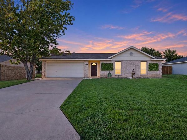 3904 Country Meadows Road, Granbury, TX 76049