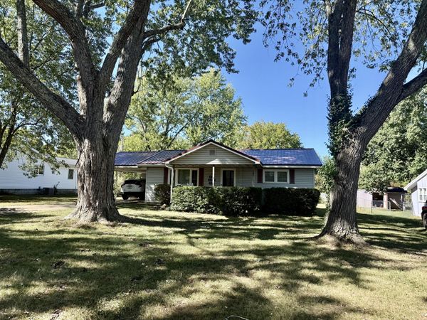 305 Cherry Street, Houston, MO 65483