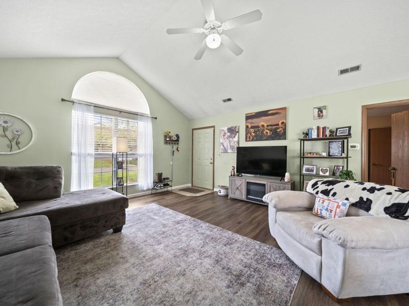 4982 Meadow Run Drive, Hilliard, OH 43026 Photo 10