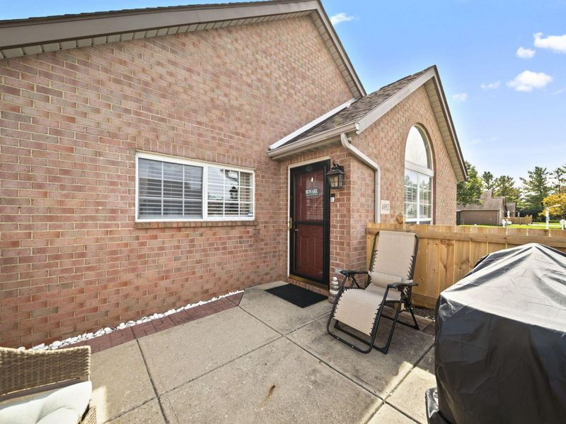 4982 Meadow Run Drive, Hilliard, OH 43026 Photo 5