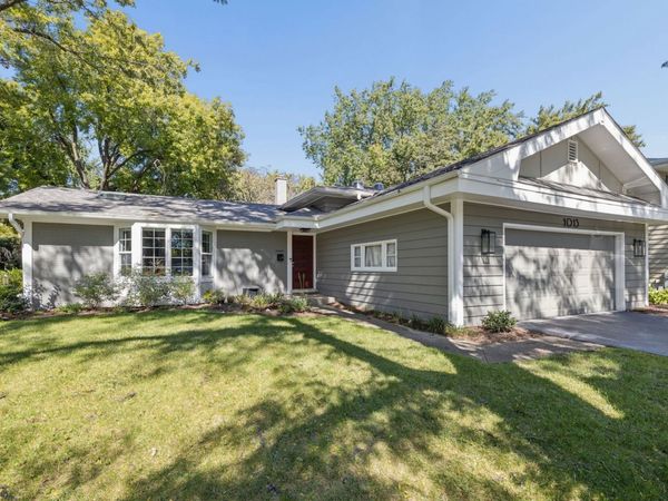 1013 Plum Hollow Court, Naperville, IL 60563