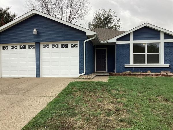 411 Lantana Drive, Arlington, TX 76018
