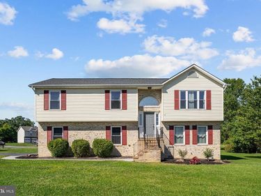 100 NEW KENT COURT, STEPHENS CITY, VA 22655