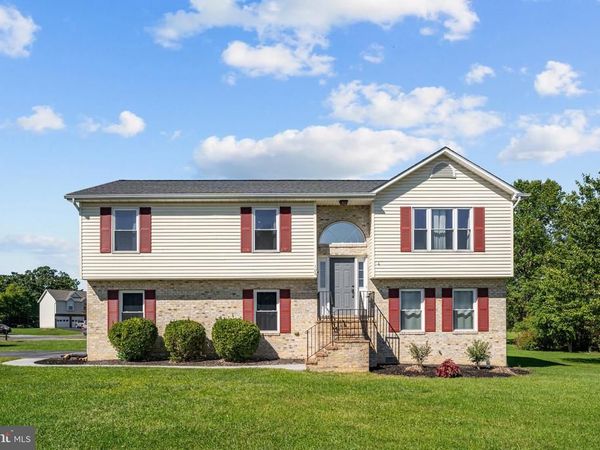 100 NEW KENT COURT, STEPHENS CITY, VA 22655