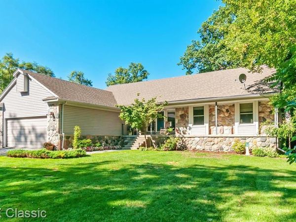 3355 Boyer Street, Walled Lake, MI 48390