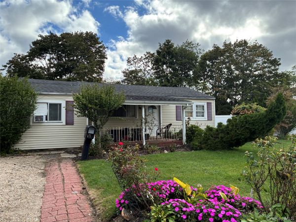 1515 Emkay Street , Bay Shore, NY 11706