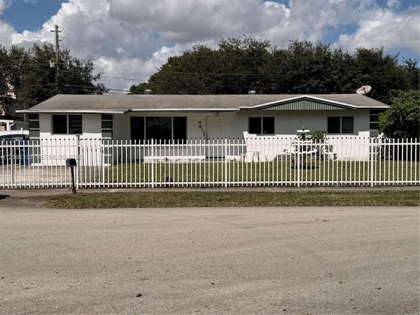 4811 NW 181st Ter , Miami Gardens, FL 33055