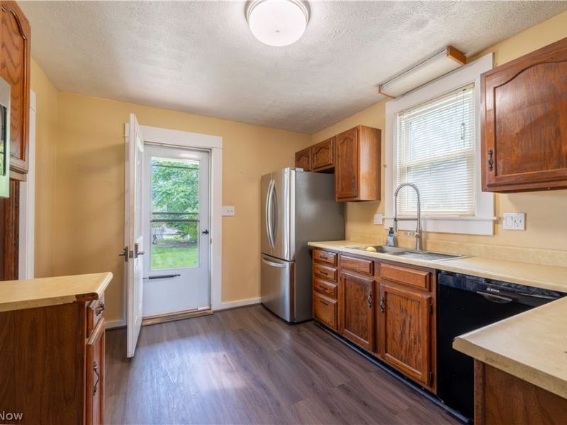 970 N Market Street, East Palestine, OH 44413 Photo 9