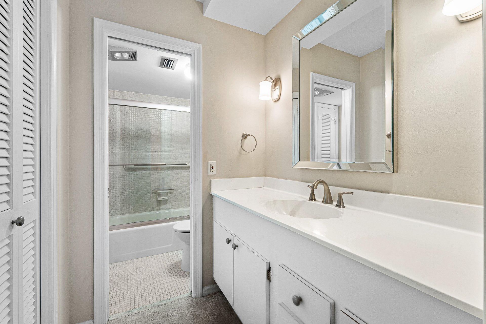 145 Atlantis Boulevard, Unit PH4, Atlantis, FL 33462 Photo