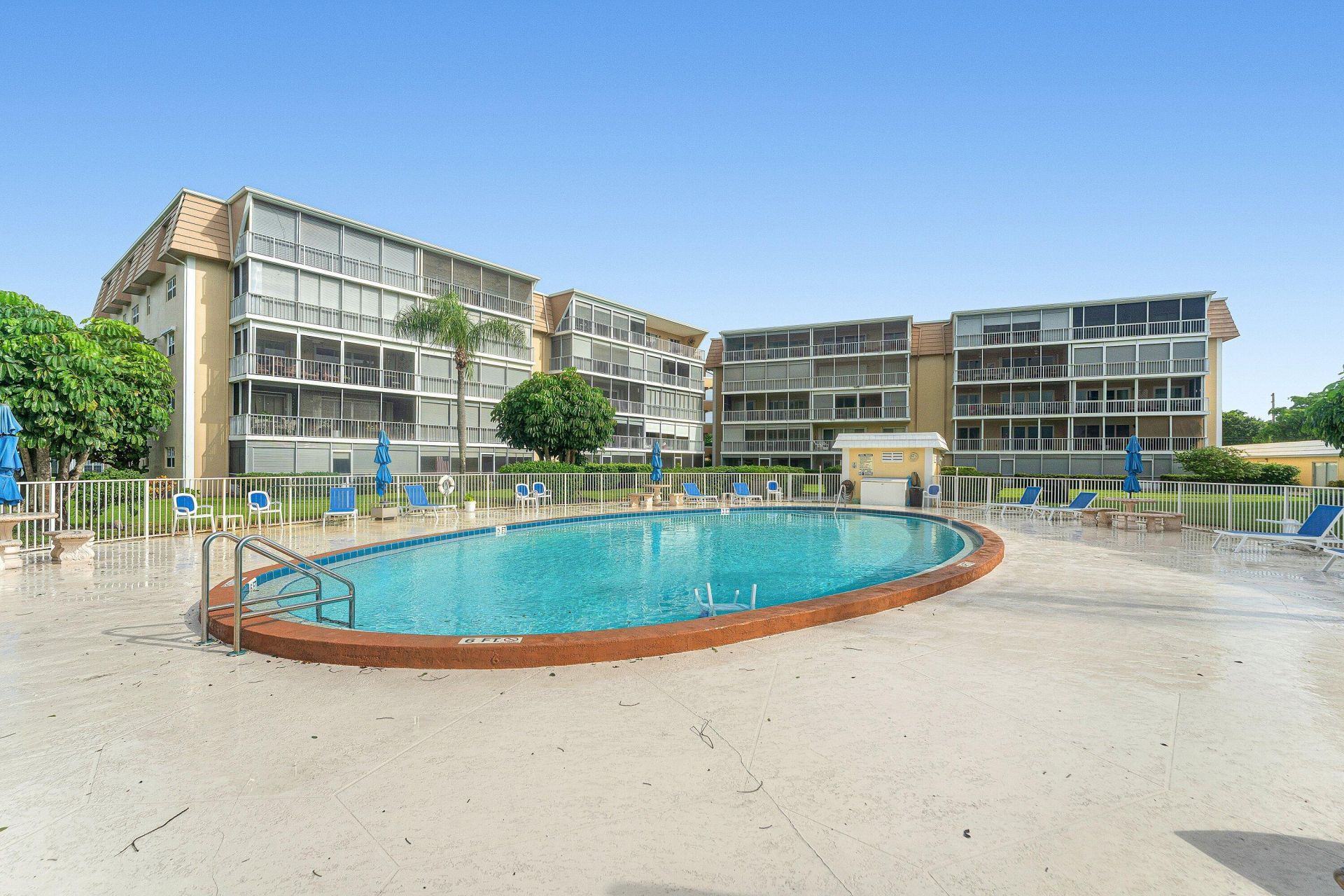145 Atlantis Boulevard, Unit PH4, Atlantis, FL 33462 Photo