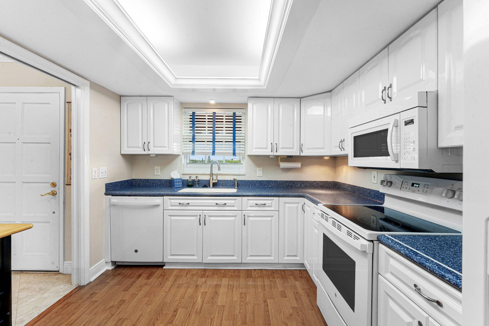 145 Atlantis Boulevard, Unit PH4, Atlantis, FL 33462 Photo