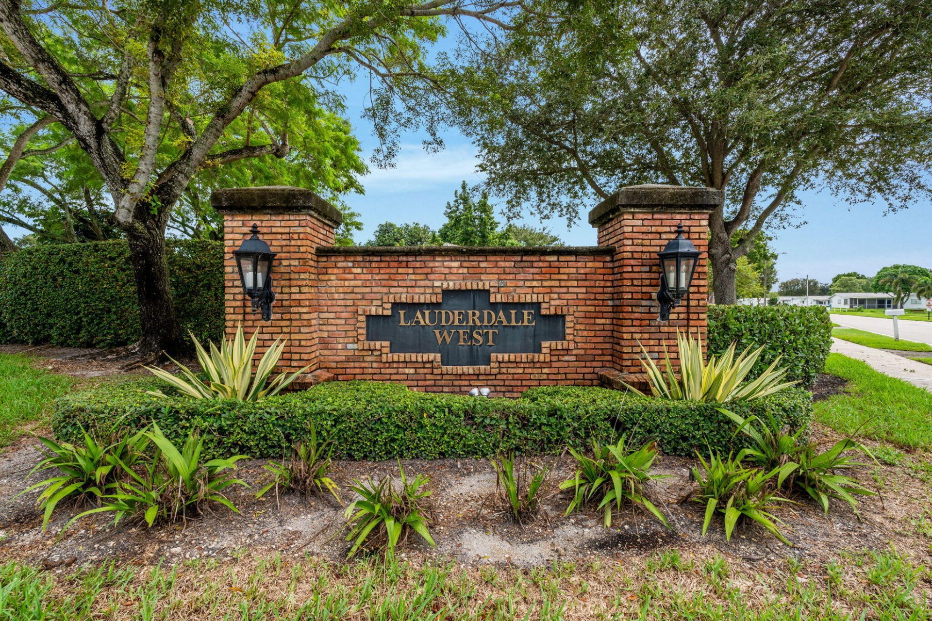 1171 NW 89th Avenue, Plantation, FL 33322 Photo