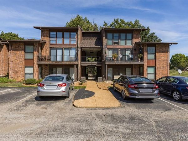 1045 Mersey Bend Drive, St Louis, MO 63129