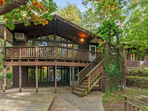 8274 Hidden Bay Trail N, Lake Elmo, MN 55042