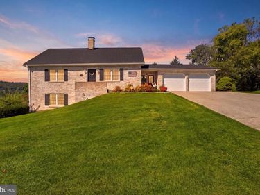 37 IMPALA DRIVE, DILLSBURG, PA 17019