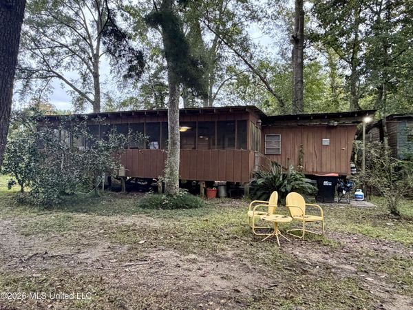 100 Parkside Drive, Picayune, MS 39466