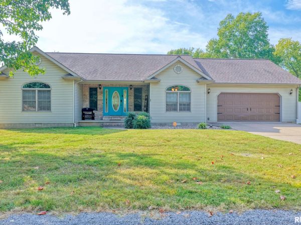 35 DOUGLAS Drive, Herrin, IL 62948