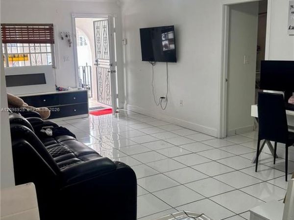 7808 W 29th Ln , Unit 102-27, Hialeah, FL 33018