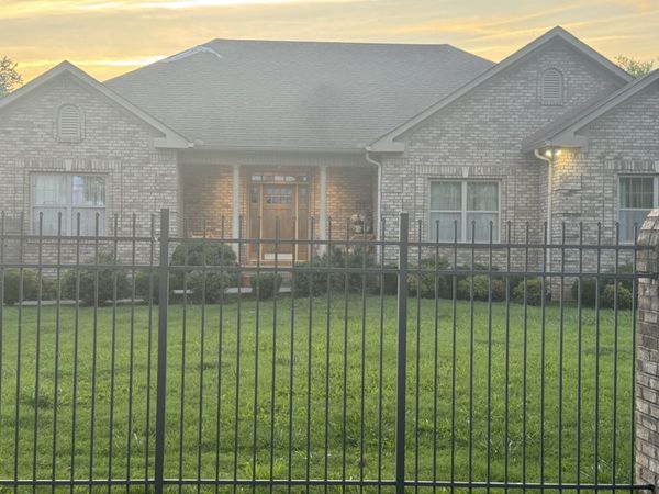 1719 River Dr, Nashville, TN 37218