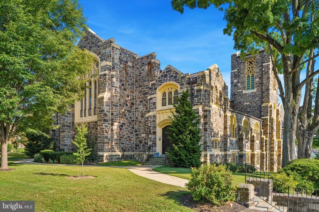 200 PRICE , NARBERTH, PA 19072