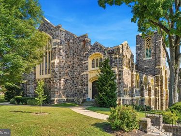 200 PRICE, Unit 2, NARBERTH, PA 19072