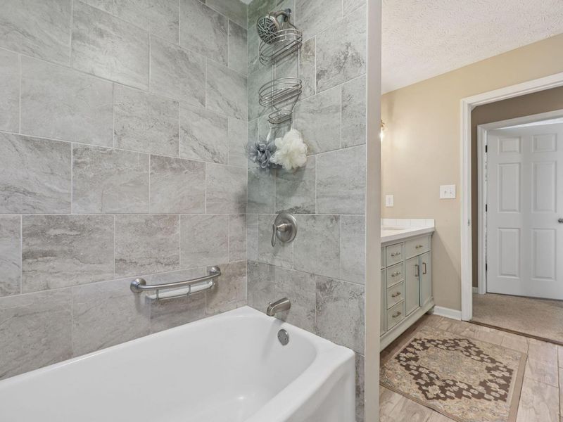 11679 Woodbridge Lane NW, Baltimore, OH 43105 Photo 16