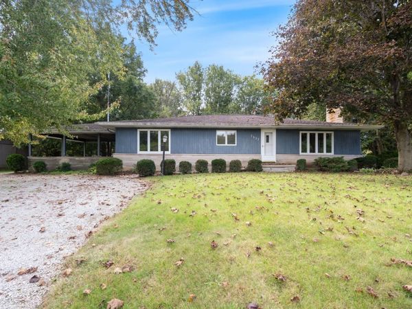 7533 N Syracuse Webster Road, North Webster, IN 46555