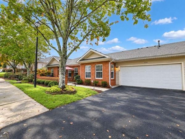 229 Villa Park Circle, Stone Mountain, GA 30087