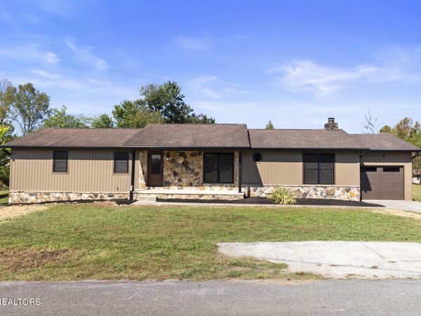 130 3rd St, Rockwood, TN 37854