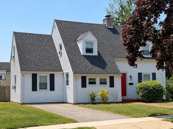 4 Primrose Lane , Hempstead, NY 11550