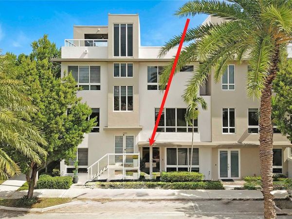 10541 NW 66th St , Doral, FL 33178
