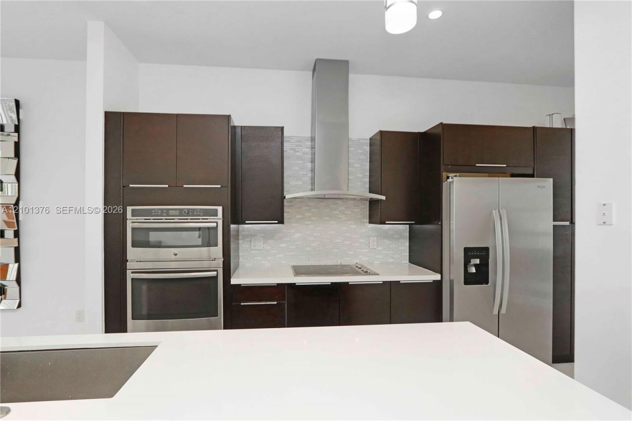 10541 NW 66th St , Doral, FL 33178 Photo