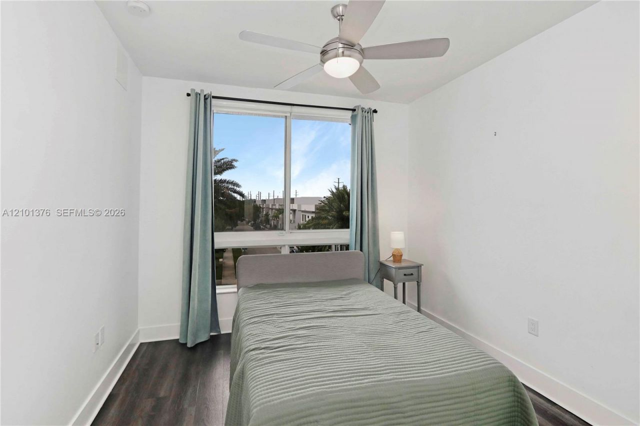 10541 NW 66th St , Doral, FL 33178 Photo