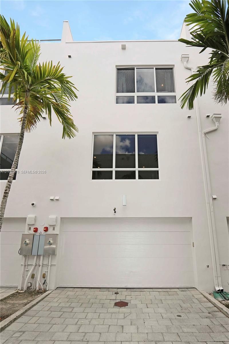 10541 NW 66th St , Doral, FL 33178 Photo