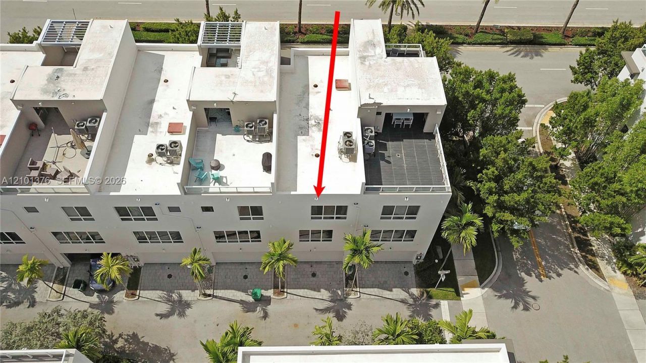 10541 NW 66th St , Doral, FL 33178 Photo